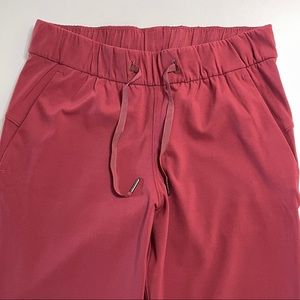 Lululemon keep moving pant in maroon